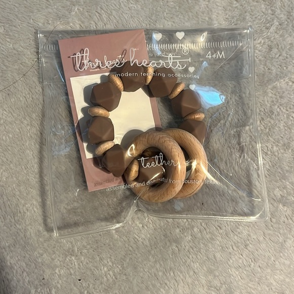 NWT Three Hearts Baby Pacifier Teether Bundle Modern Neutral Natural Silicone - Picture 4 of 4